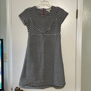 Jessica Simpson Maternity Black and White Midi Dress